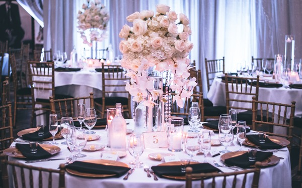 Making a Statement: Using Tableware as a Decorative Element in Your Home